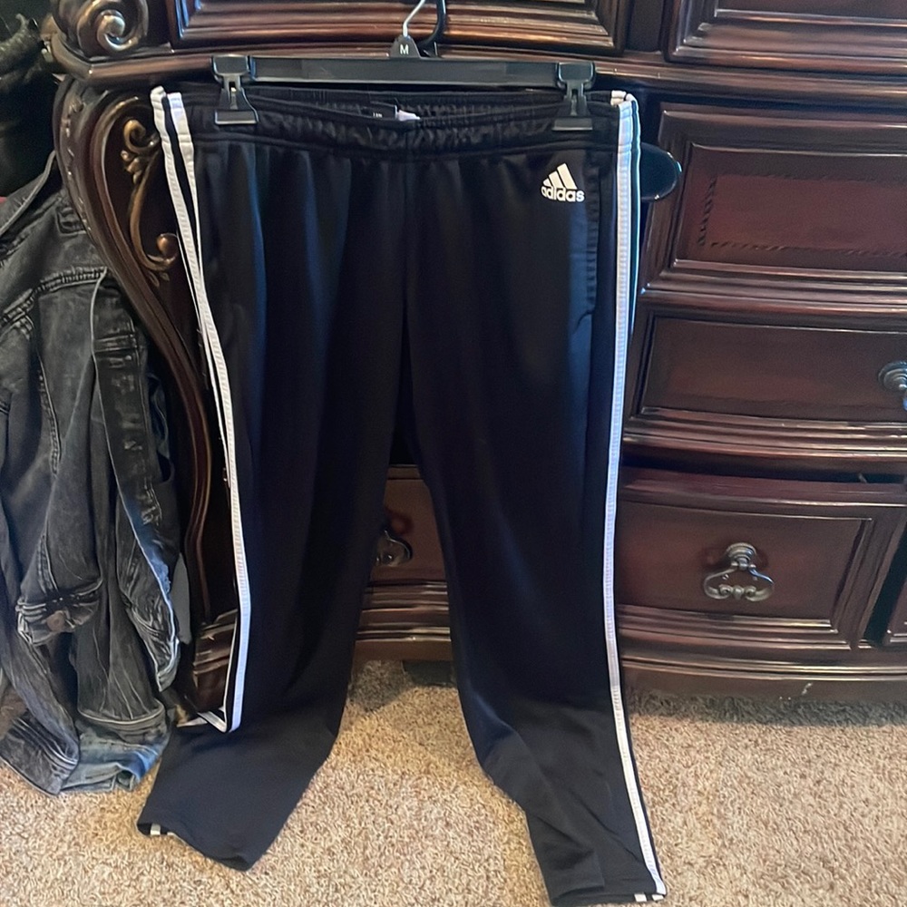 Athletic pants